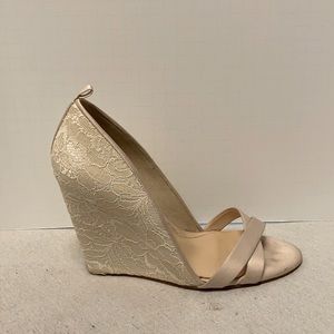 Imagine by Vince Camuto Beautiful satin and Lace covered wedges